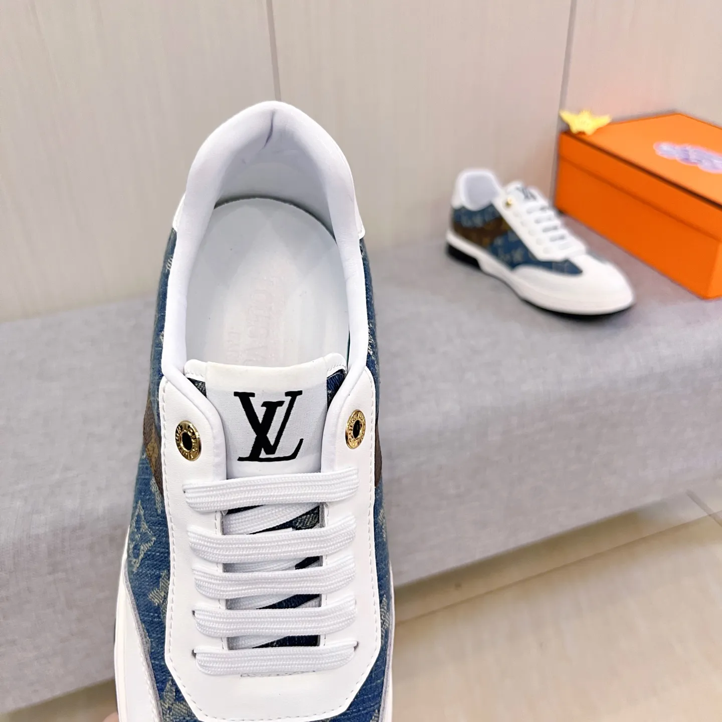 🚘🚘Factory batch 420💰【LV】🔥Louis Vuitton high-end men's shoes brand official website 1:1 latest masterpiece: the upper is made of Italian imported first-layer cowhide with a comfortable and breathable lining➕original non-slip and wear-resistant outsole🔥, making walking more convenient and comfortable! An exclusive new model, a stunning work, a beautiful 1:1 replica [color] compared to the official quality! Create a fashionable personality to set off your uniqueness! A must-have for trendy men! Classic 🔥 Size: 38-44 Color: 🔥 2⃣️ colors available 🔥.